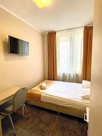 Small Single Room with Shared Bathroom