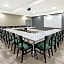 La Quinta Inn & Suites by Wyndham Mercedes Outlet Mall