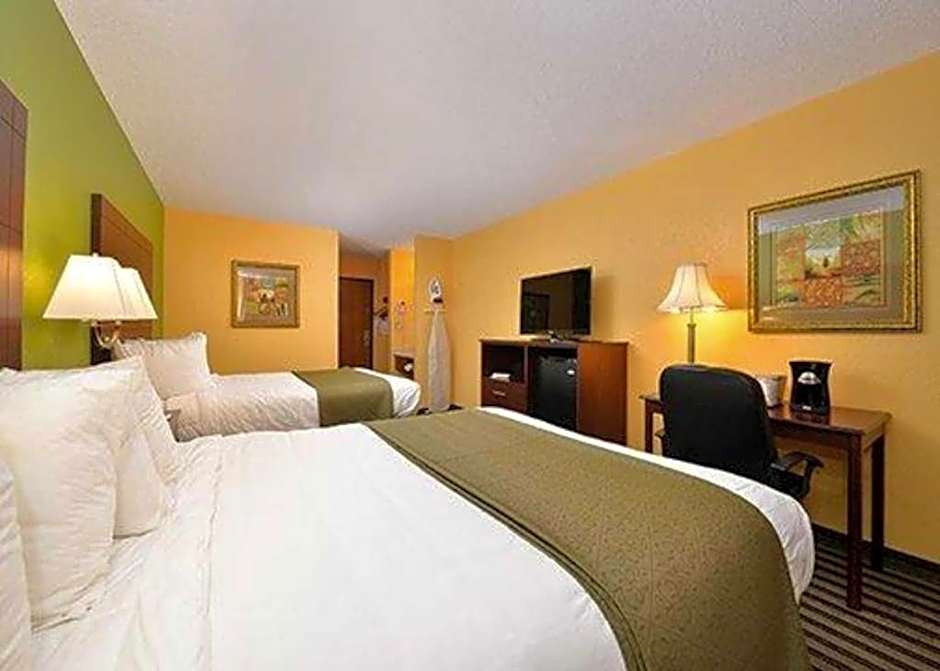 Quality Inn & Suites Grinnell near University