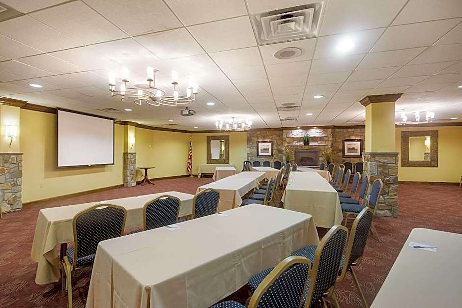 Exton Hotel and Conference Center