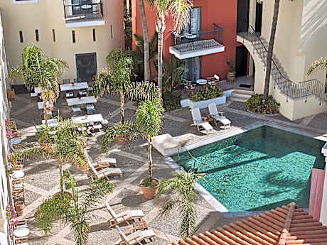 Plaza Grande Apartment