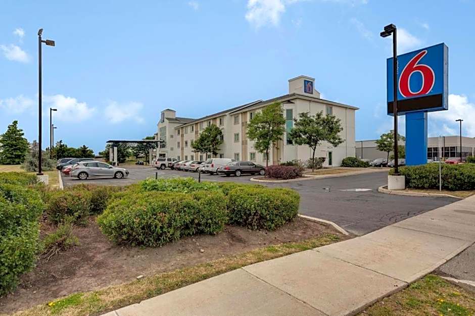 Motel 6-Brampton, ON - Toronto