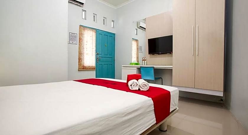 RedDoorz Syariah @ Kartohardjo Madiun