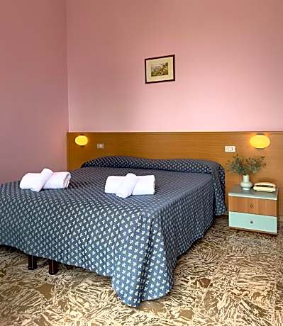 Double or Twin Room First Floor with Lake View