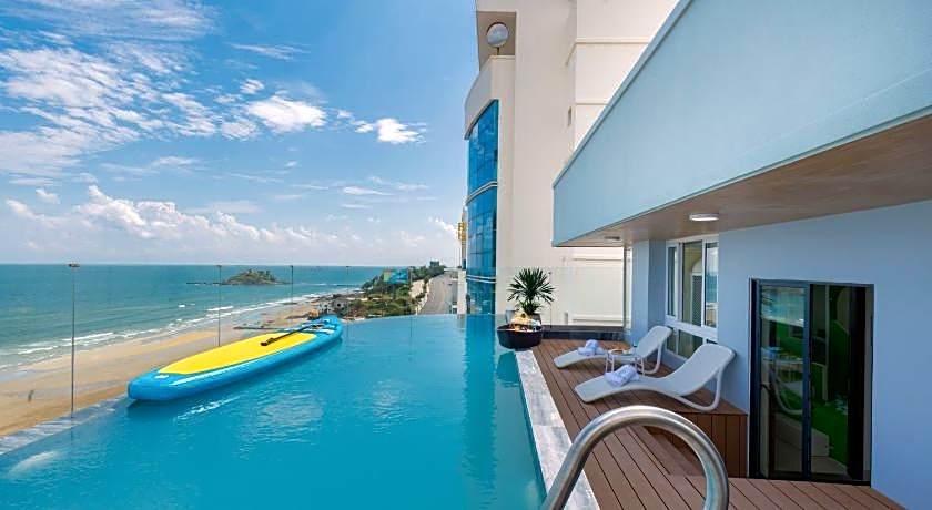 One Season Boutique Hotel Vung Tau - Beachfront
