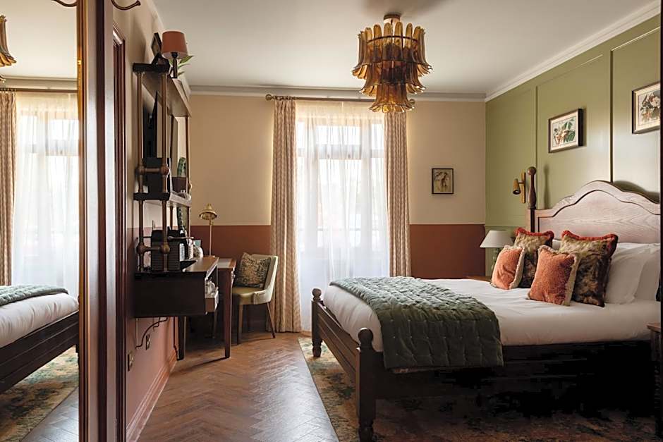 Coach & Horses Hotel