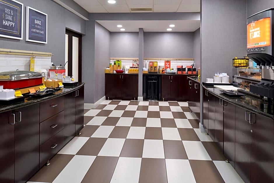 Hampton Inn & Suites Cape Coral / Fort Myers