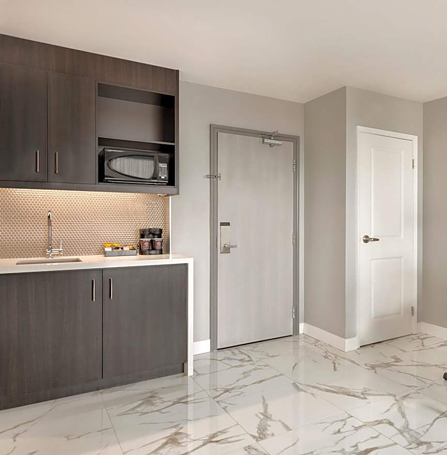 Embassy Suites by Hilton Montreal Airport