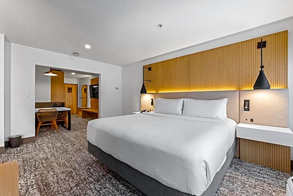The Evergreen Hotel