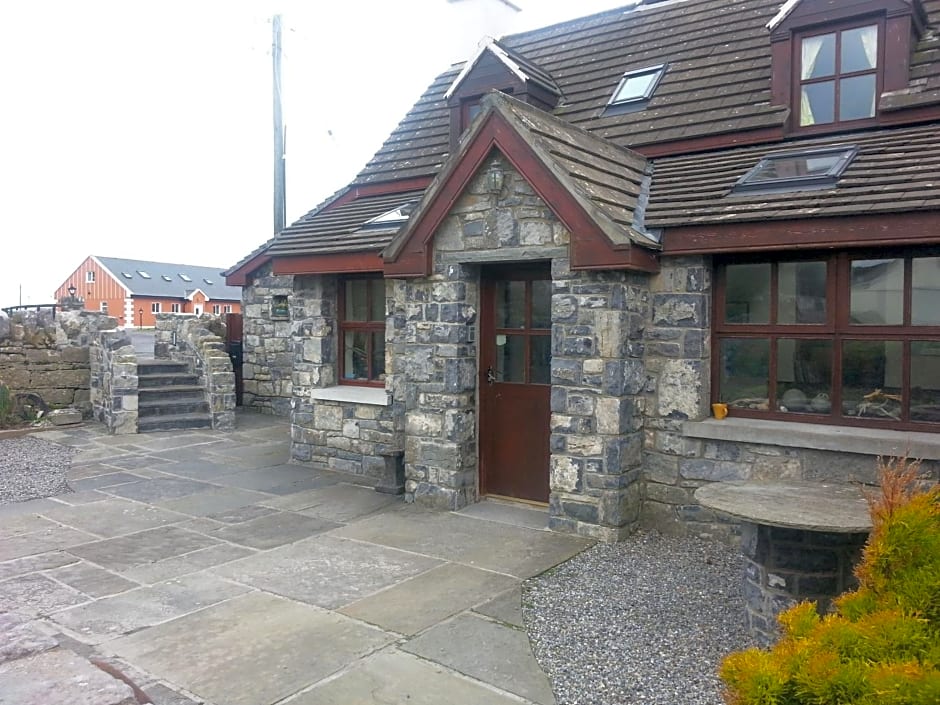 Aille River Holiday Hostel and Camping Doolin