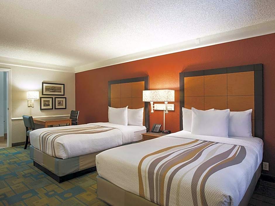 La Quinta Inn & Suites by Wyndham San Diego Chula Vista