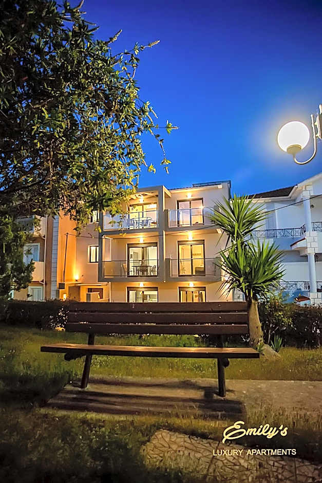 EMILY'S LUXURY APARTMENTS/ GARDEN