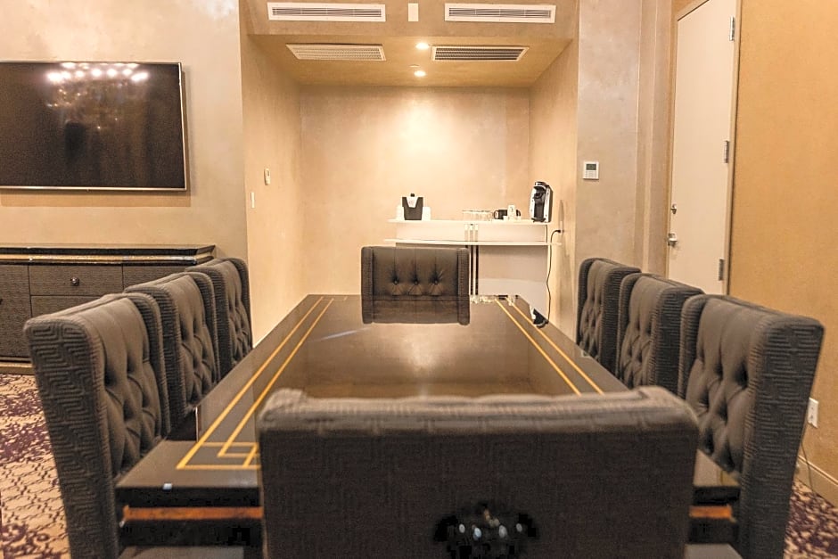 DoubleTree by Hilton Houston Brookhollow