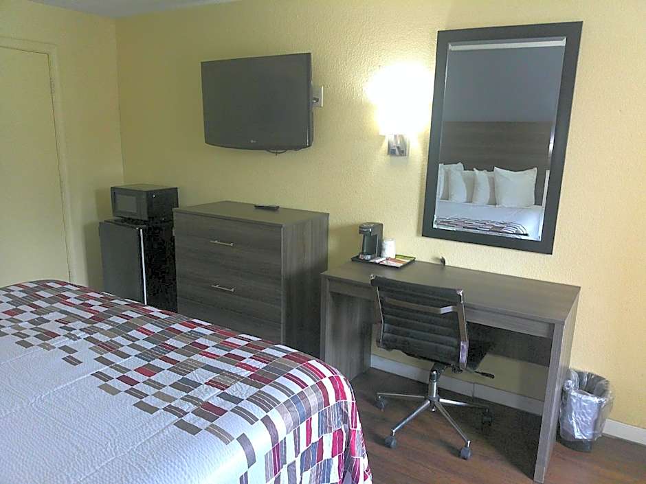 Red Roof Inn Hampton Coliseum