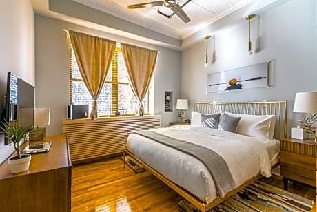 Deluxe Loft Suite with Kitchenette