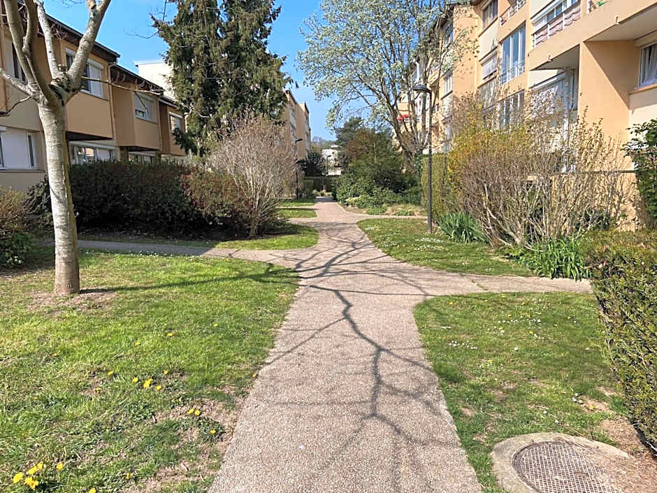 Chambre calme (Mercure) - proche Paris et TGV