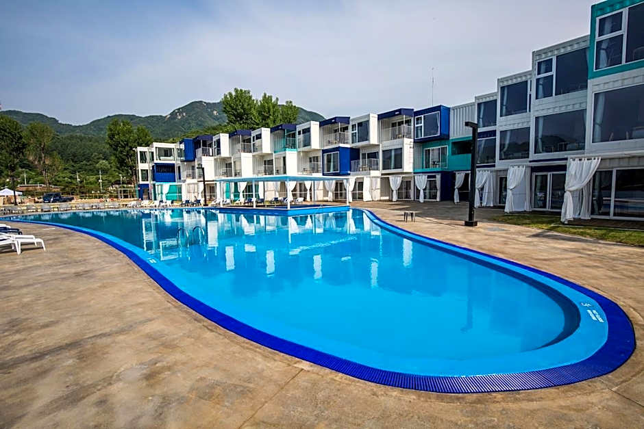 Parotia waterhouse hotel