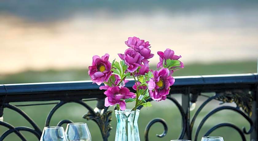 La Seine Boutique Hotel