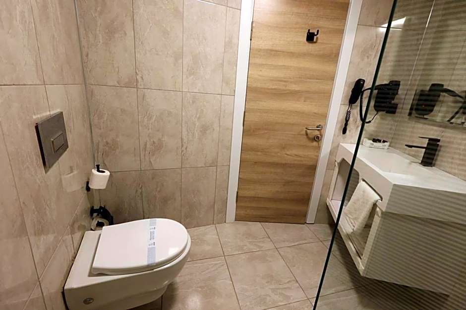 Midis Otel