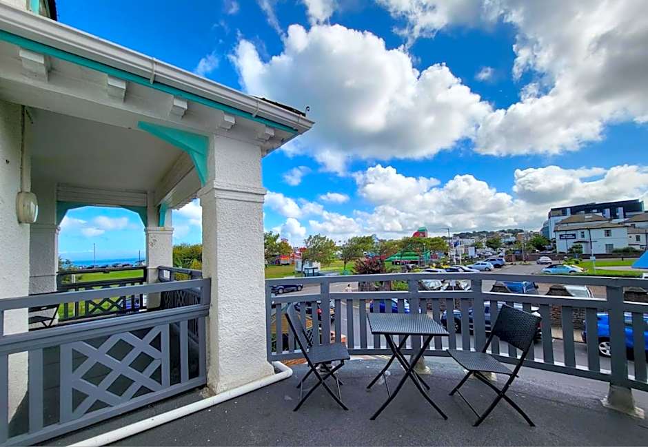 Beach Hotel Torbay B&B