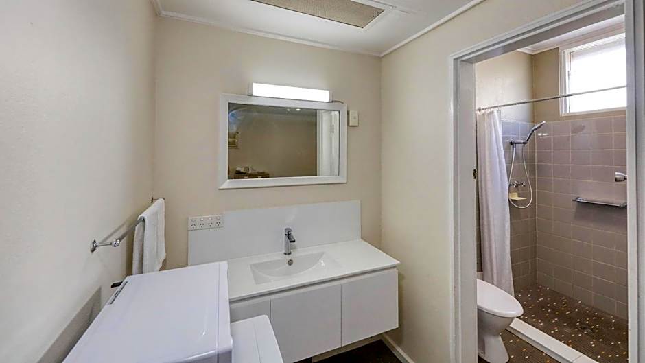 Coachman Hotel Motel