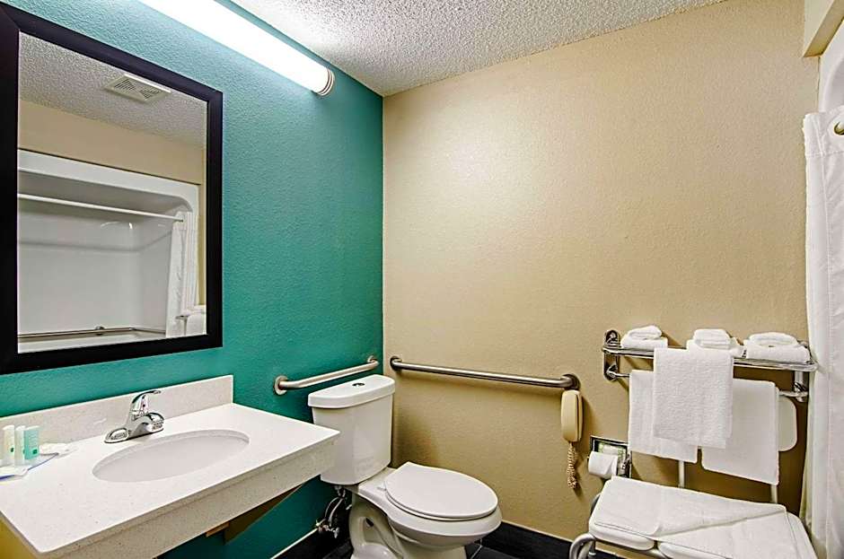 Quality Inn & Suites I-81 Exit 7