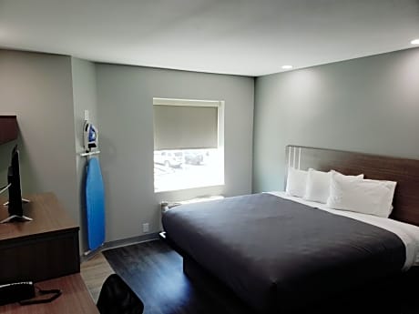 King Room - Non-Smoking