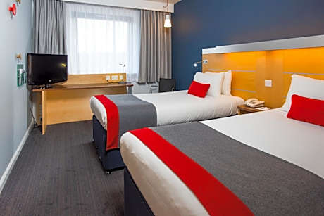Standard Twin Room with Free Hot Breakfast