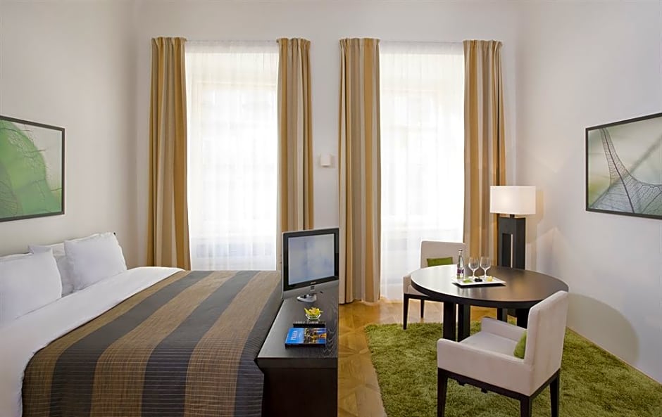 Golden Angel Suites by Adrez