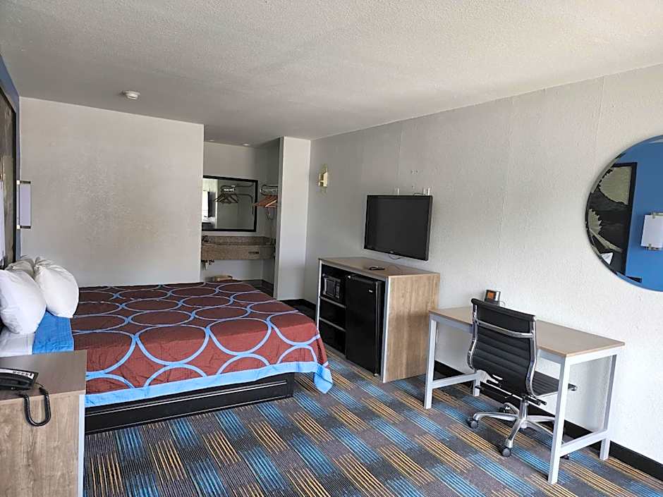 Super 8 by Wyndham Shreveport