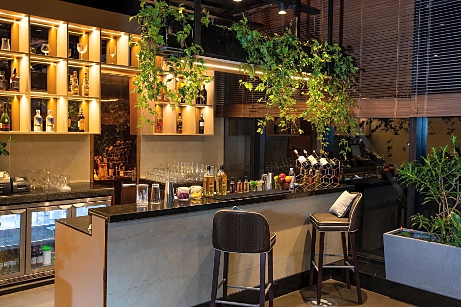 Holiday Inn Bengaluru Racecourse By IHG