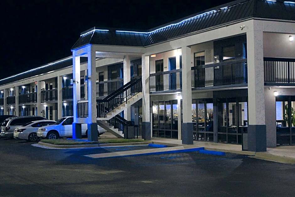 Days Inn by Wyndham Marianna