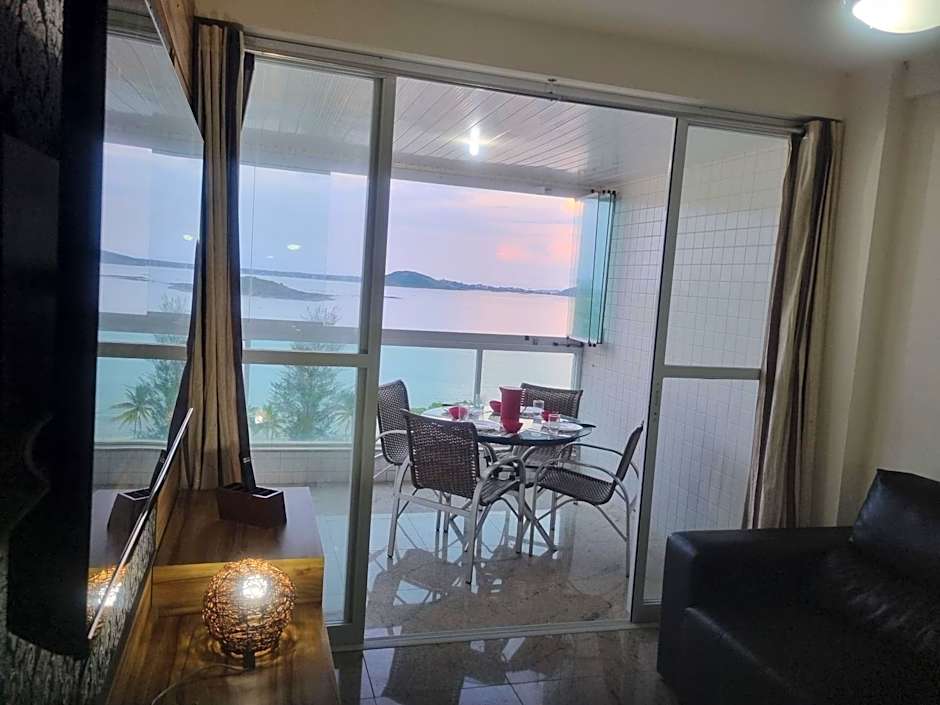 Apartamento Frente para o Mar - Varandão com Blindex - Vista Total para o Mar - 1 Suite e mais 2 Quartos-Ar Condicionado - 2 Vagas - BEIRA MAR - 70 metros da Praia ,TVS SMART GERAL -WI-FI -DISNEY PLUS-OUTROS- PORTARIA 24 HORAS-KIT PRAIA 4 PESSOAS
