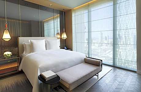 Diplomatic King Suite