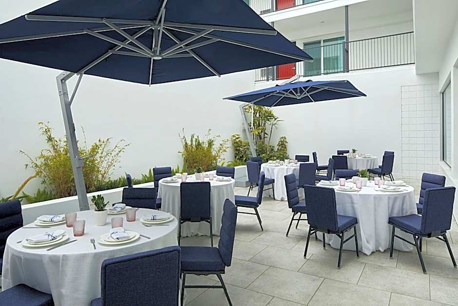 Courtyard by Marriott Santa Barbara Downtown
