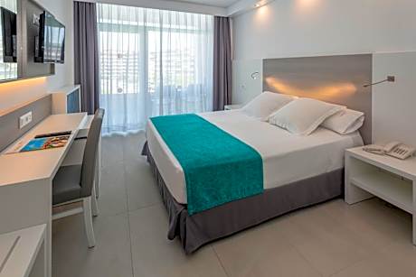 Triple Room with Pool View