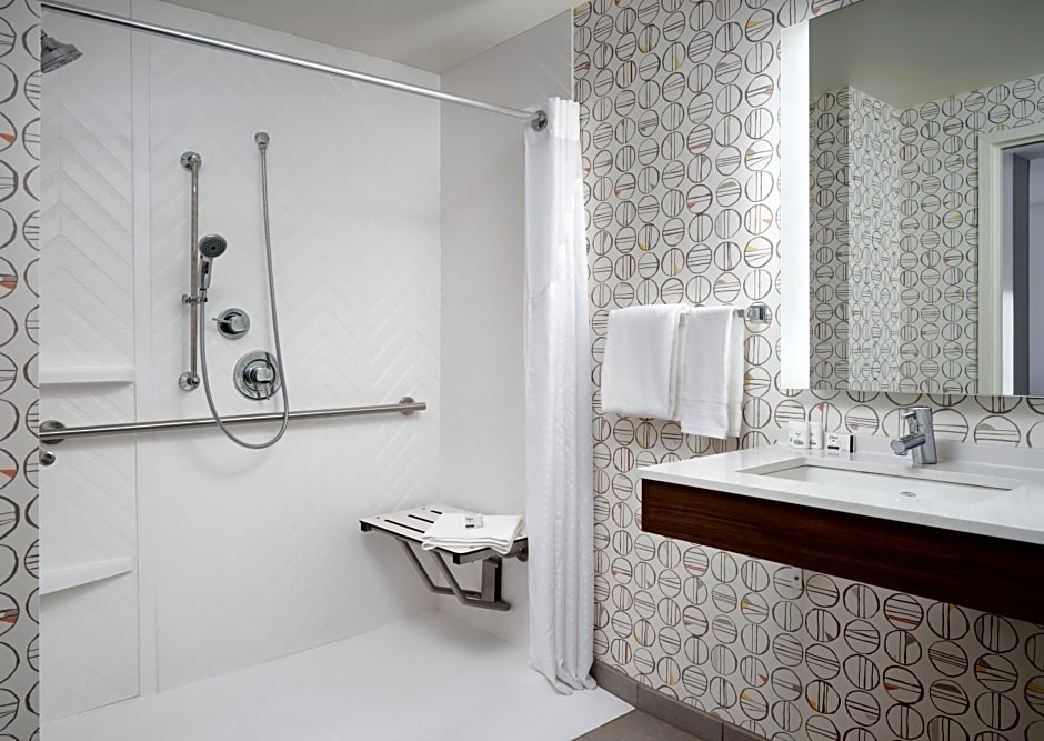 Holiday Inn Boston - Dedham Hotel & Conference Center by IHG