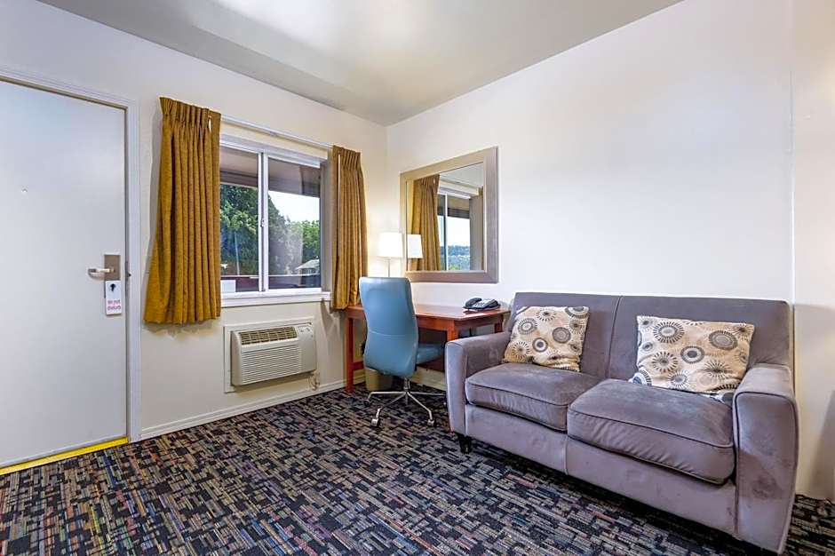 Riverview Lodge