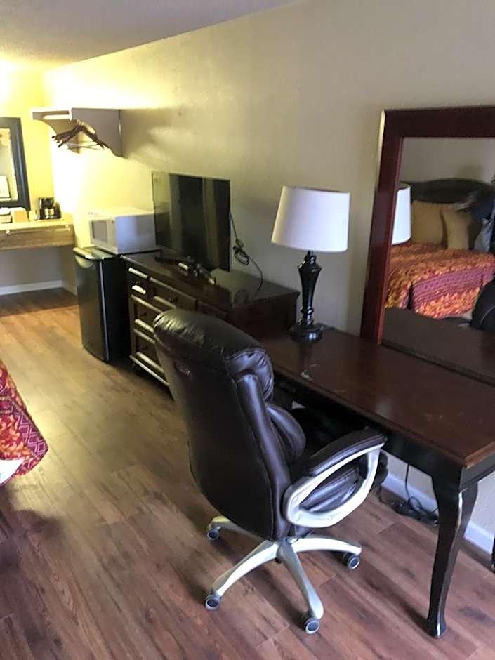 Smokey Point Motor Inn