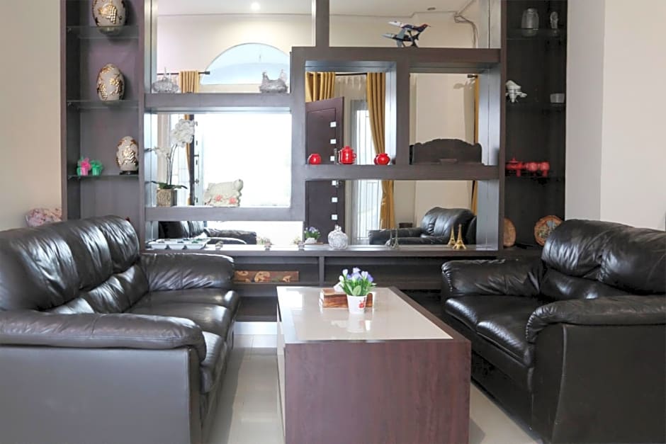 OYO 1326 Mahakam Guest House