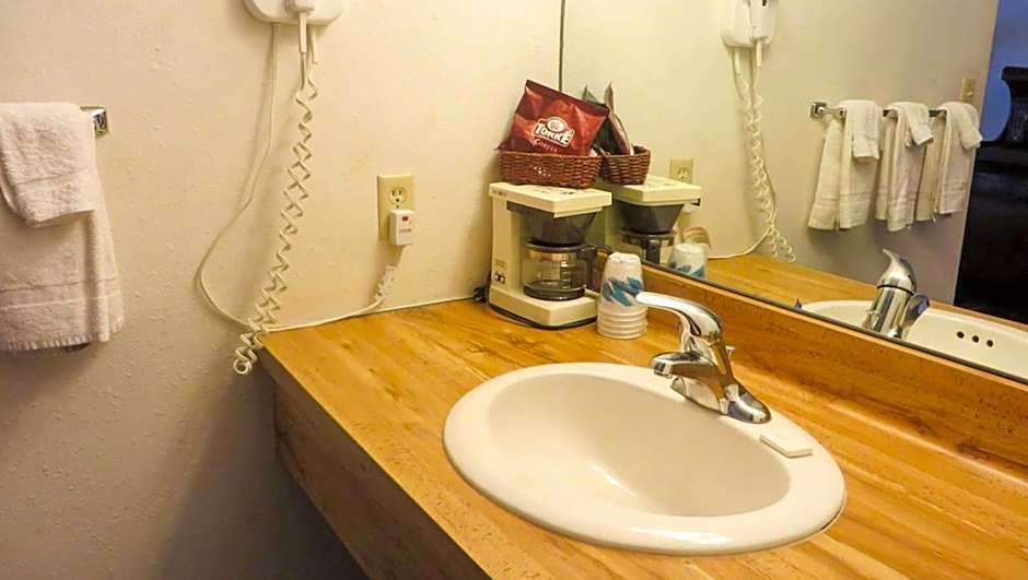 Voyageur Inn And Conference Center