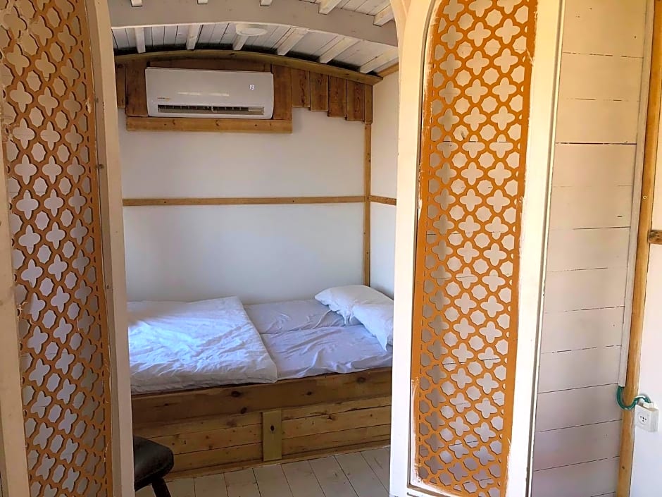 Sherman's place - שרמנ'ס פלייס