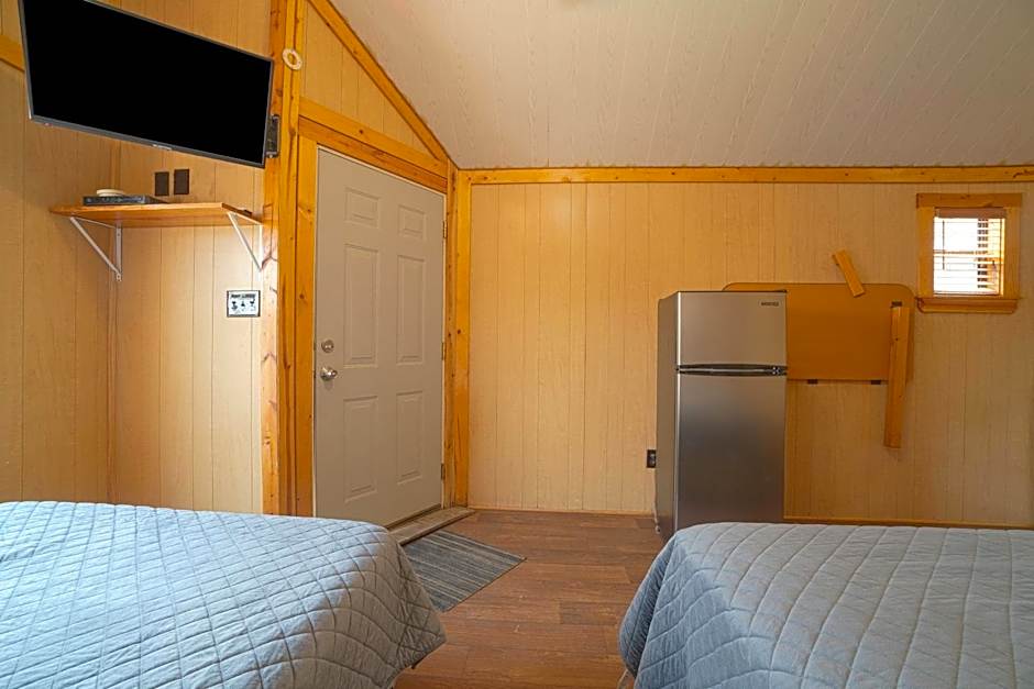 Grand Eagle Ford Lodge & RV Park