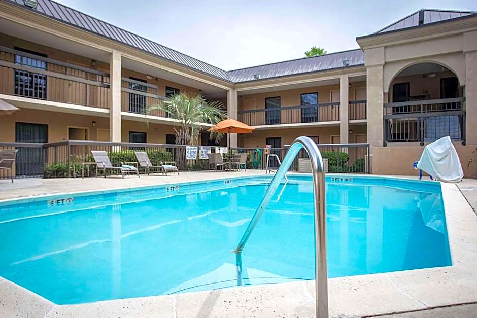 Clarion Inn & Suites Aiken South