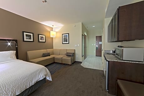 Standard King Room - Communications Accessible