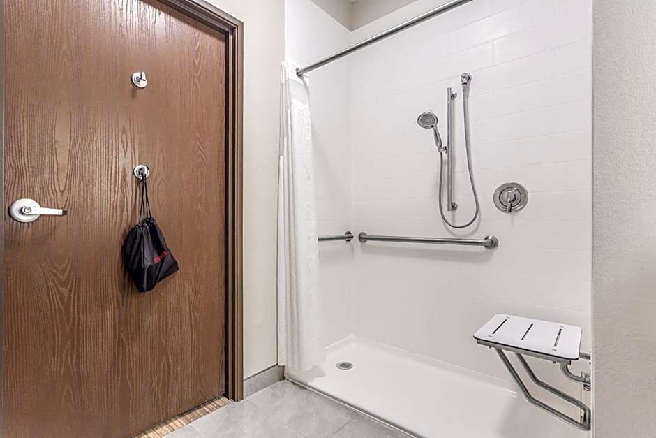 Holiday Inn Express Hotel & Suites Eau Claire North By IHG
