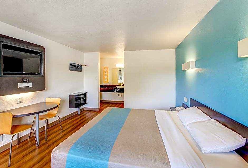 Motel 6 Waco - Lacy Lakeview