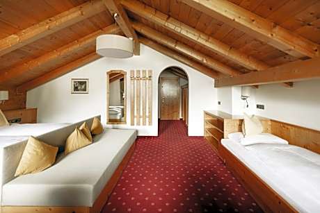 Quadruple Room with Balcony