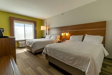 Queen Room with Two Queen Beds - Hearing Accessible/Non-Smoking