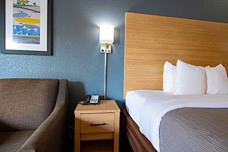 Queen Room - Accessible/Nonsmoking